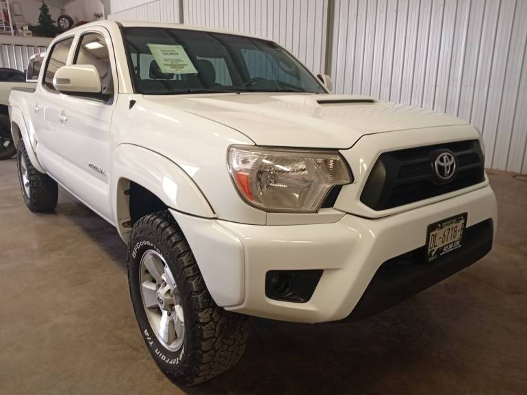 TOYOTA TACOMA 4X4 2015