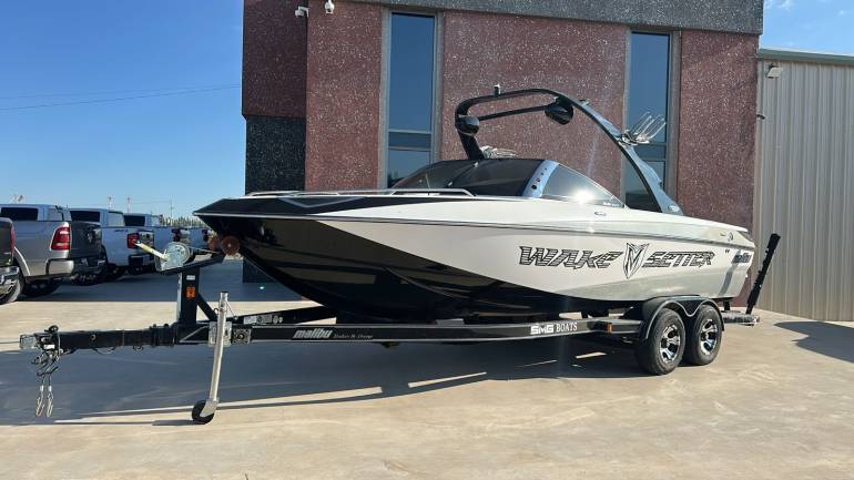 LANCHA Y REMOLQUE MALIBU WAKE SETTER 2008